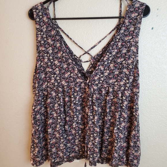 American Eagle Outfitters Tops - American Eagle floral sleeveless lace up boho top